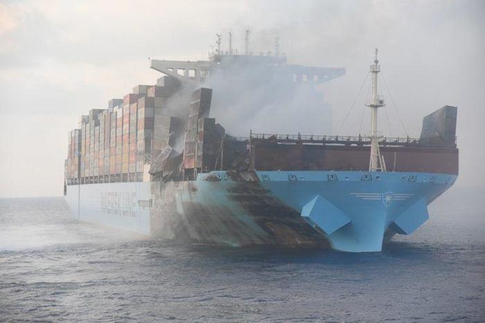 The story of an accident - Container, Maersk, Fire, Recovery, Longpost