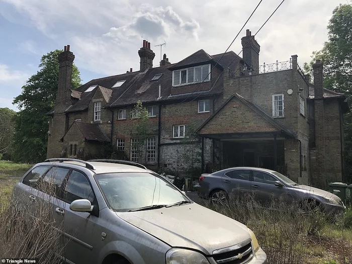 Жуткий заброшенный особняк, застывший во времени Застывшее время, Особняк, Замок, Англия, Загадочные, Место, Длиннопост, Фотография Жуткий заброшенный особняк, застывший во времени Застывшее время, Особняк, Замок, Англия, Загадочные, Место, Длиннопост, Фотография