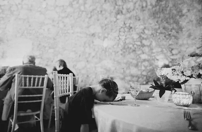 Waiting for lunch - Table, Dinner, Girls, Retro, Expectation, Fatigue