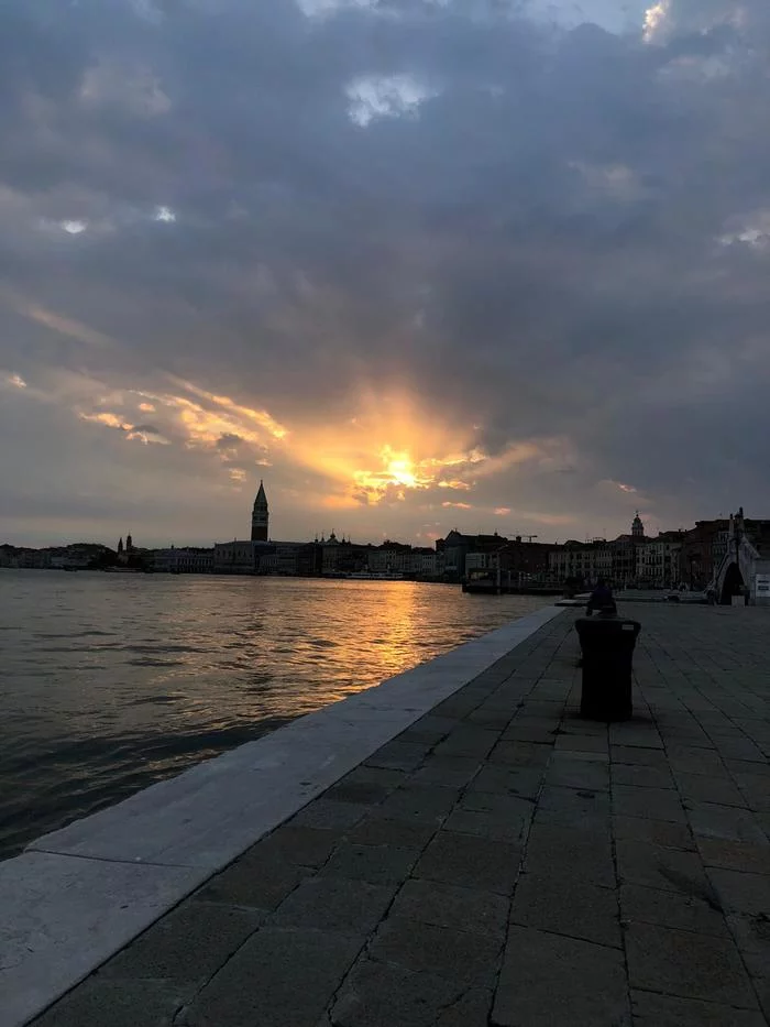 Venice is still empty and the weather is gorgeous - My, Mobile photography, Venice, Sunset