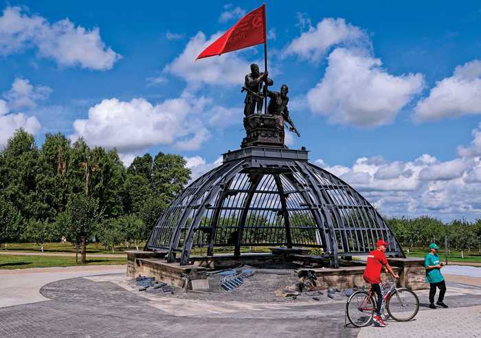 Monuments with pps43 - Weapon, PPS-43, Monument, The Great Patriotic War, Longpost