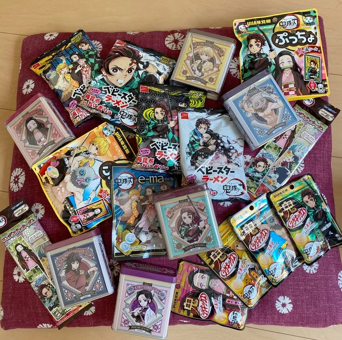 Hunting for snacks using the Demon Cleaver Blade - My, Faid Eyren, Kimetsu no yaiba, Merch, Merchandising, Japan, Longpost
