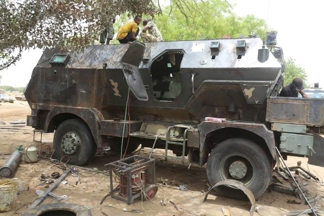 Crazy hands - Nigeria, Truck, Armoured personnel carriers, crazy hands