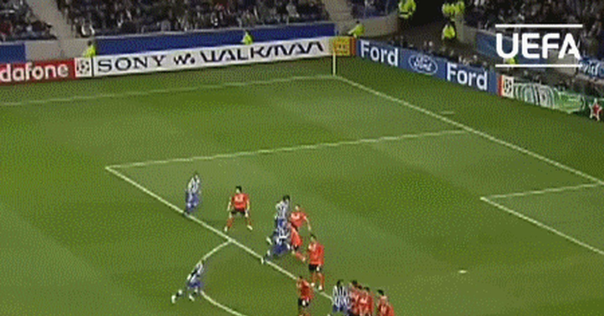 Hoba in German - Sport, Football, Champions League, Port, Schalke 04, Manuel Neuer, Goalkeeper, Save, GIF