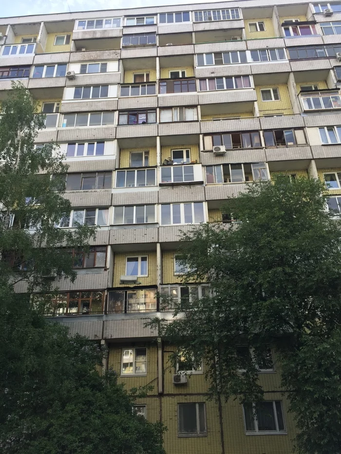 When there is a lot of rubbish on the balcony, but there is no balcony - My, Balcony, Trash, Architecture, Longpost