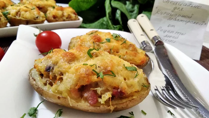 Potato boats with bacon and cheese baked in the oven - My, Baked potato, Potato, Dinner, Dinner, Dinner party, Video, Longpost, Recipe, Video recipe, Cooking