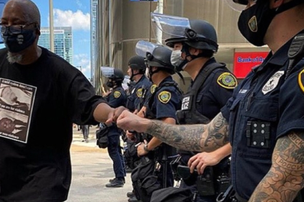 “Stirlitz has never been so close to failure” - Irony, The photo, USA, Police, Tattoo, Houston, Texas, Protest