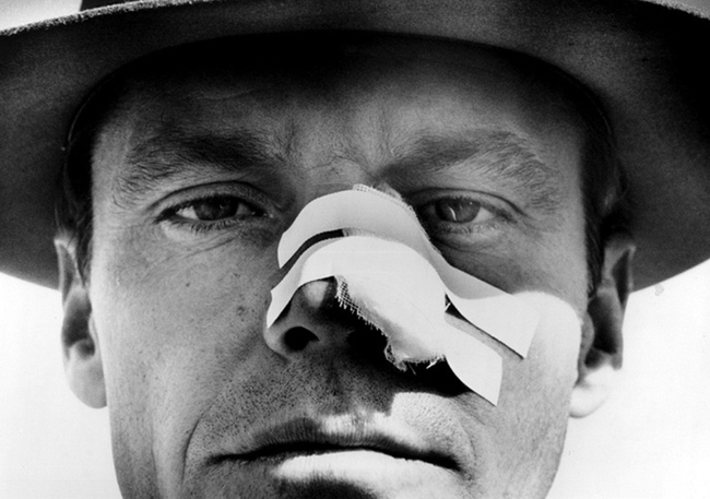 good evening - Men, Injury, Nose, Jack Nicholson, Chinatown, 1974, Black and white photo, Hollywood