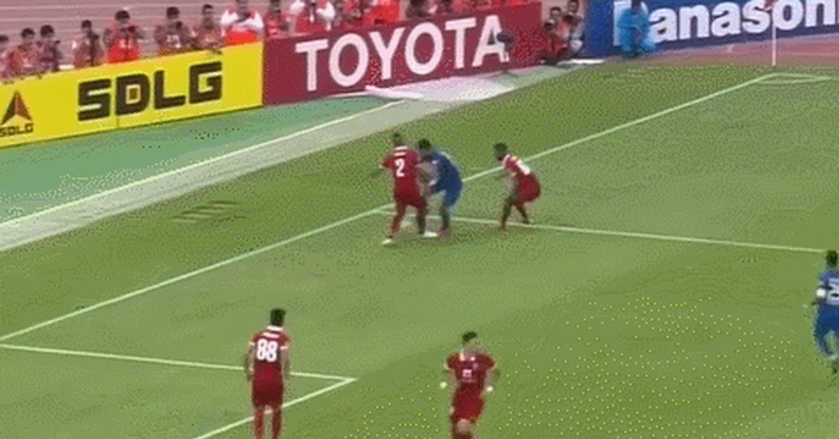 Dumbest penalty in history? - Sport, Football, Penalty, Carelessness, Goalkeeper, Save, GIF