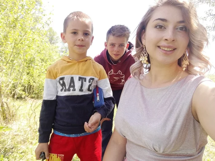 A 22-year-old “mother” of five children told how she organized her everyday life in order to cope with the household - Children, Girls, Kartaly, Chelyabinsk region, Longpost