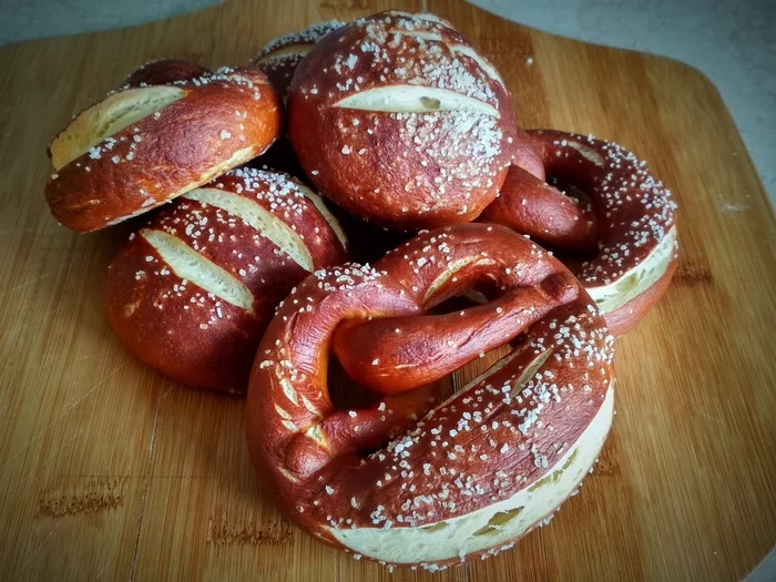 Reply to the post These are pretzels - My, Bakery products, Recipe, Brezel, Pretzel, Video, Reply to post, Longpost