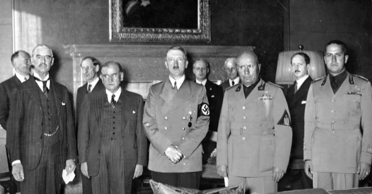 Мюнхенская конференция 1938 г и ее последствия. Чемберлен 1938. Чемберлен Мюнхенский сговор.