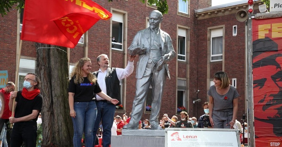 Памятник ленину в германии