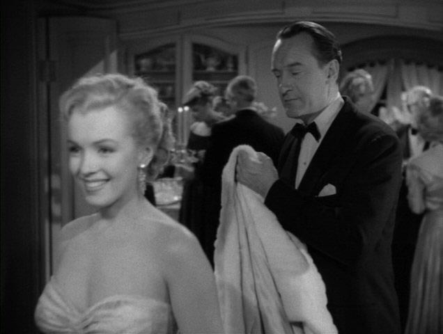 Marilyn Monroe in the movie All About Eve (I) Cycle The Magnificent Marilyn episode 659 - Cycle, Gorgeous, Marilyn Monroe, Actors and actresses, Celebrities, Blonde, 50th, Movies, Hollywood, USA, Hollywood golden age, 1951, Photos from filming, Black and white photo