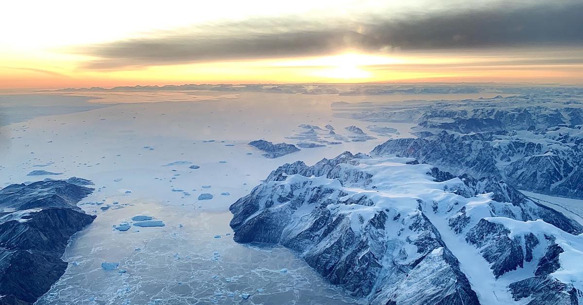 Гренландия осадки. Ледники Гренландии. Исерток, Гренландия. Покровные ледники Гренландии. Ледниковый щит Гренландии.