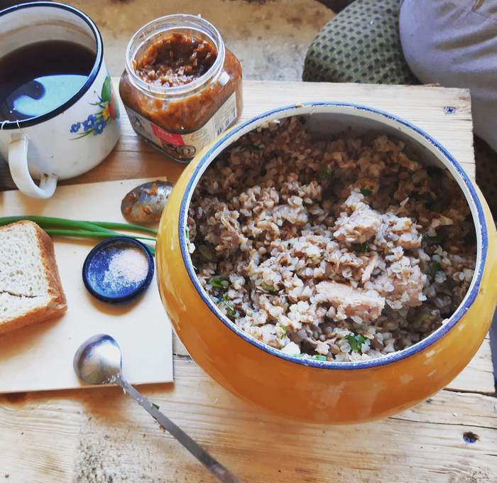 Buckwheat with stew on a camping gas stove - My, Men's cooking, Field kitchen, Recipe