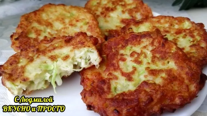 Zucchini pancakes with cottage cheese are more tender and more interesting in taste than pancakes made from zucchini alone - My, Recipe, Video recipe, Zucchini, Food, Hybrid cooking, Cooking, Video, Longpost, Pancakes