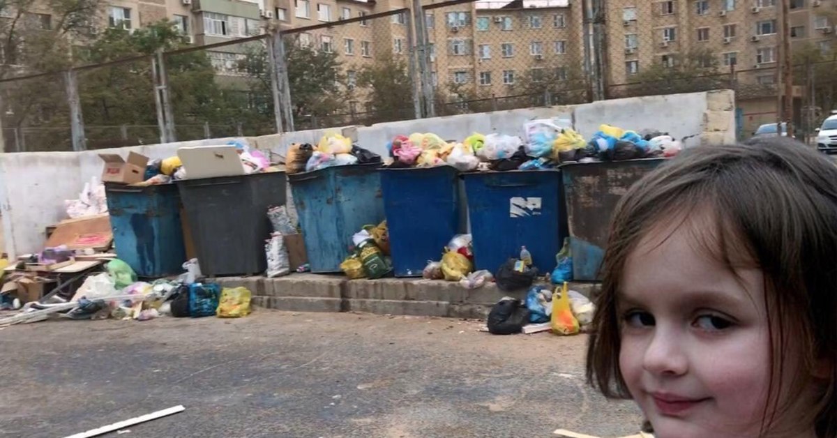 Младенец в мусорке новосибирск. Девочки во дворе.