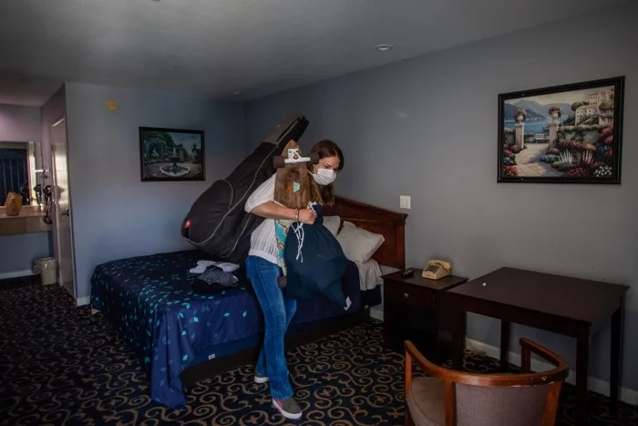 How do those 14,000 Californian homeless people who are housed in hotels live? - USA, California, Devastation, Bum, Progress, America, GIF, Longpost