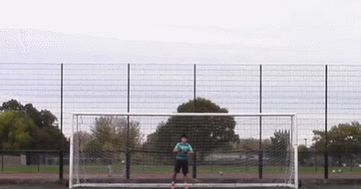 Trajectory, you're drunk, go home - Sport, Football, Free kick, Knuckleball, Trajectory, GIF, Twisted Punch