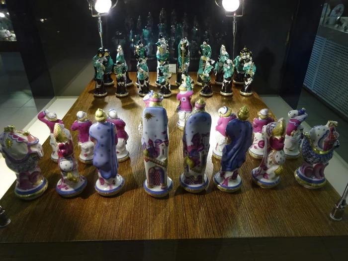 Porcelain chess - My, Porcelain, Figurines, Chess, The photo