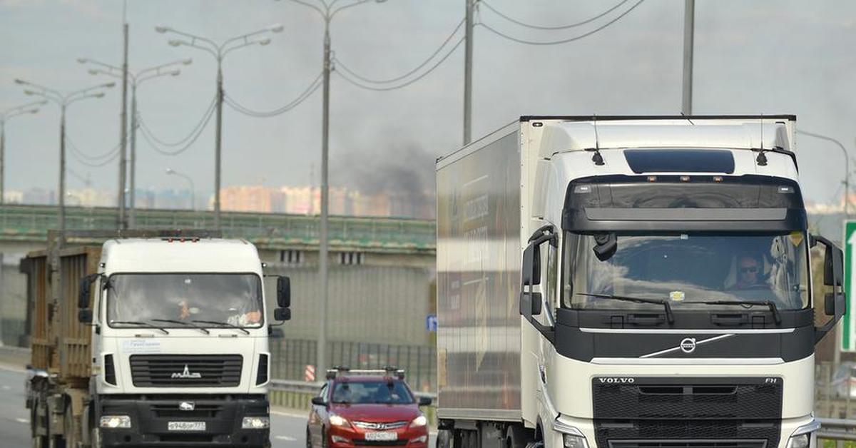 Транспортная компания тюмень. Вольво МАЗ 2022 года. Вольво грузовой базар. Рынок грузовиков. Фуры на рынке.