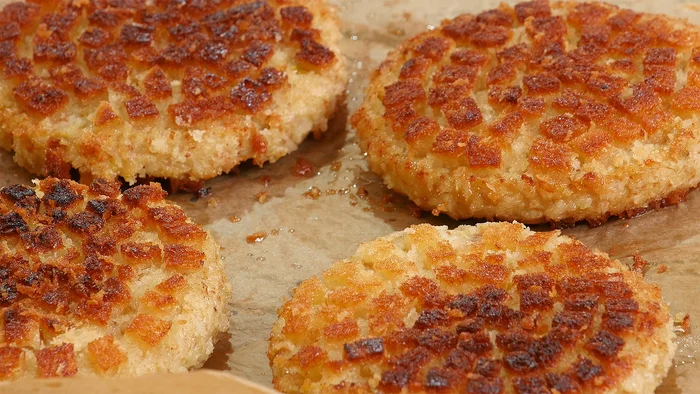 Cutlets with bread - My, Food, Recipe, Cutlets, Borsch, Video, Video recipe, Cooking