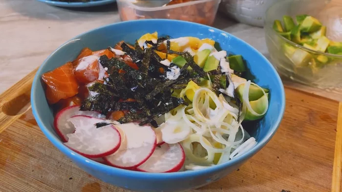 Poke bowl with salmon! The simplest recipe! - My, Food, Dinner, Asian food, Recipe, Video recipe, Video, Longpost