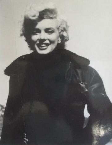 Gorgeous Marilyn. Korea - February 1954 - Marilyn Monroe, Celebrities, Photo with a celebrity, Black and white photo, US Army, Корея, 1954, Story, Longpost