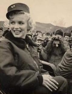 Gorgeous Marilyn. Korea - February 1954 - Marilyn Monroe, Celebrities, Photo with a celebrity, Black and white photo, US Army, Корея, 1954, Story, Longpost