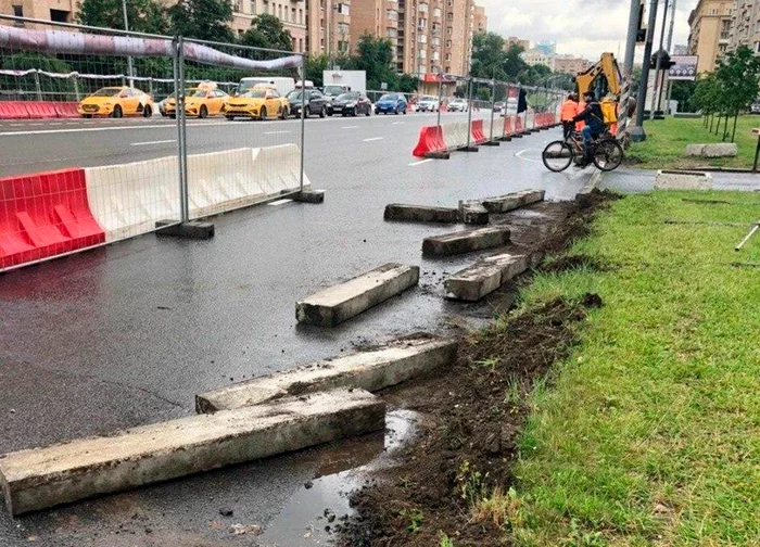 In Moscow, new curbs have been replaced with new ones - Moscow, Border