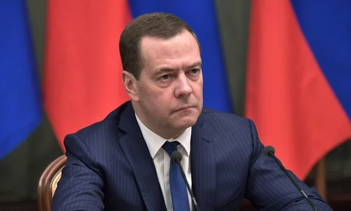 Medvedev set United Russia task for the fall - news, Politics, United Russia, Dmitry Medvedev, Constitution, Power, Society, Negative