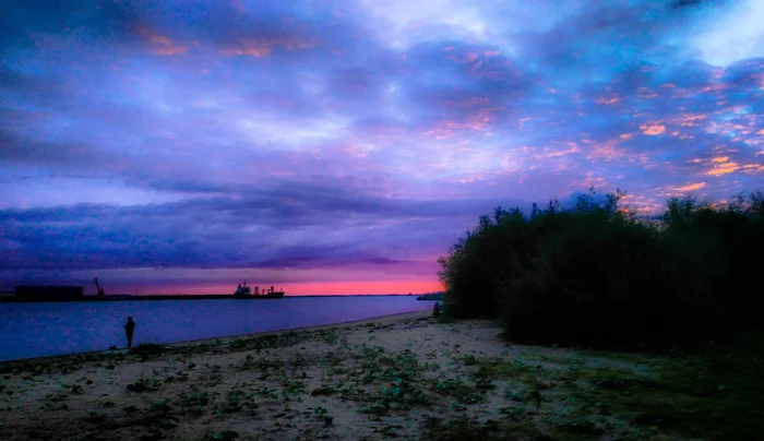 Scarlet sunset for bad weather - My, Sunset, Arkhangelsk, White Nights, Northern dvina, Mobile photography, Lenovo