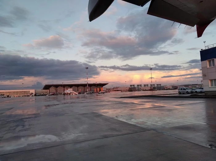 Clouds, airport, corrected - My, Aviation, Clouds, Longpost