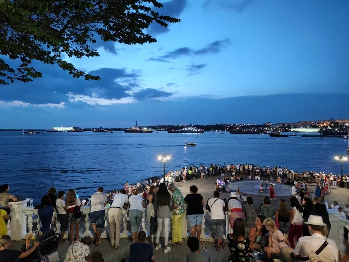 Sevastopol waiting for fireworks - My, Sevastopol, Navy Day