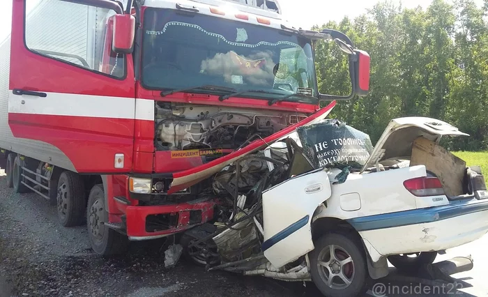 Take your time, they're open 24/7 at the top - Altai region, Road accident, Negative