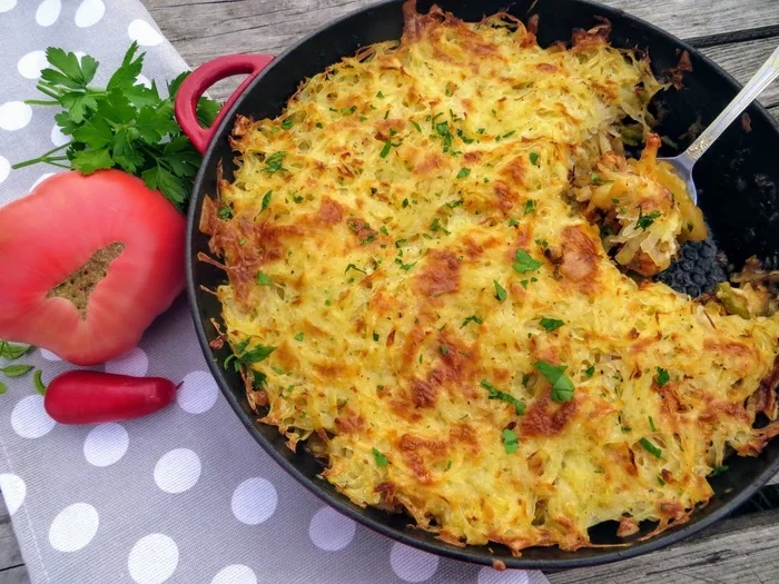 Fragrant roast under a potato lid - My, Recipe, Food, Cooking, Meat with vegetables, In the oven, Potatoes with meat, Other cuisine, Video, Longpost, Video recipe