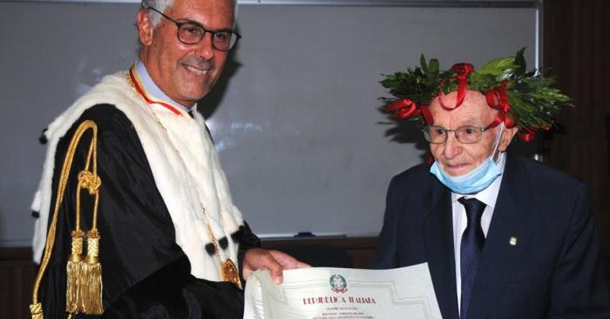 итальянский шеф-повар джузеппе. нинетто даволи. самый пожилой студент. нинетто даволи. севильский цирюльник опера казань.