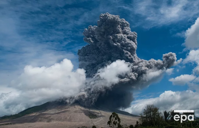Volcano Sinabung in Indonesia - Eruption, Nature, Indonesia, Mount Sinabung