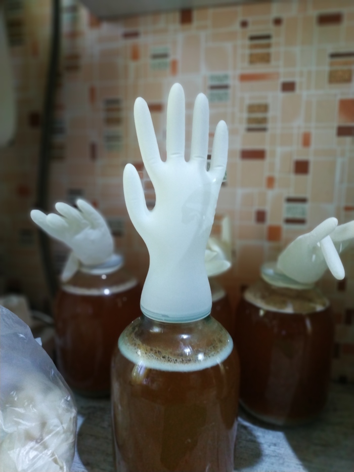 Первый поприветствовал