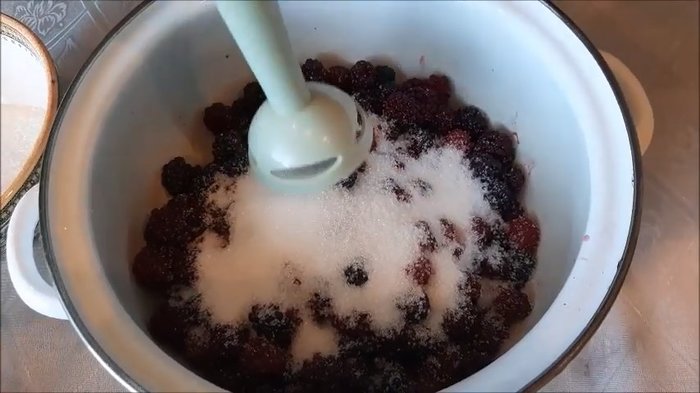 Blackberry jelly without cooking the berries in 15 minutes - My, Cooking, Blanks, Canning, Jelly, Blackberry, Video recipe, Video, Recipe