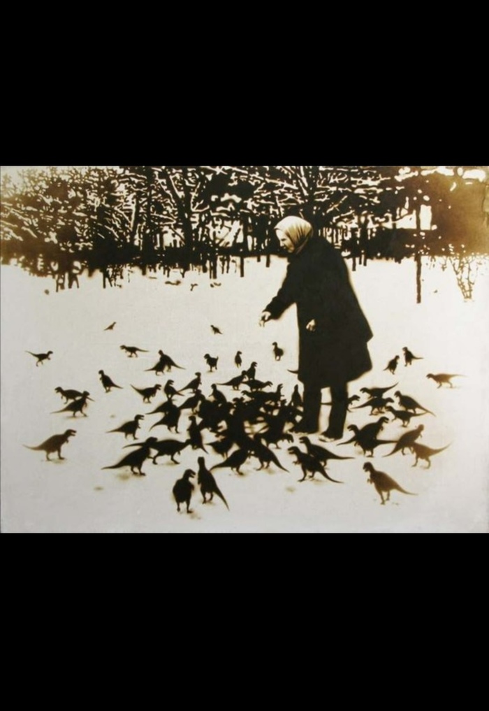 Омск. 1923 год. Школьник кормит утят летним вечером