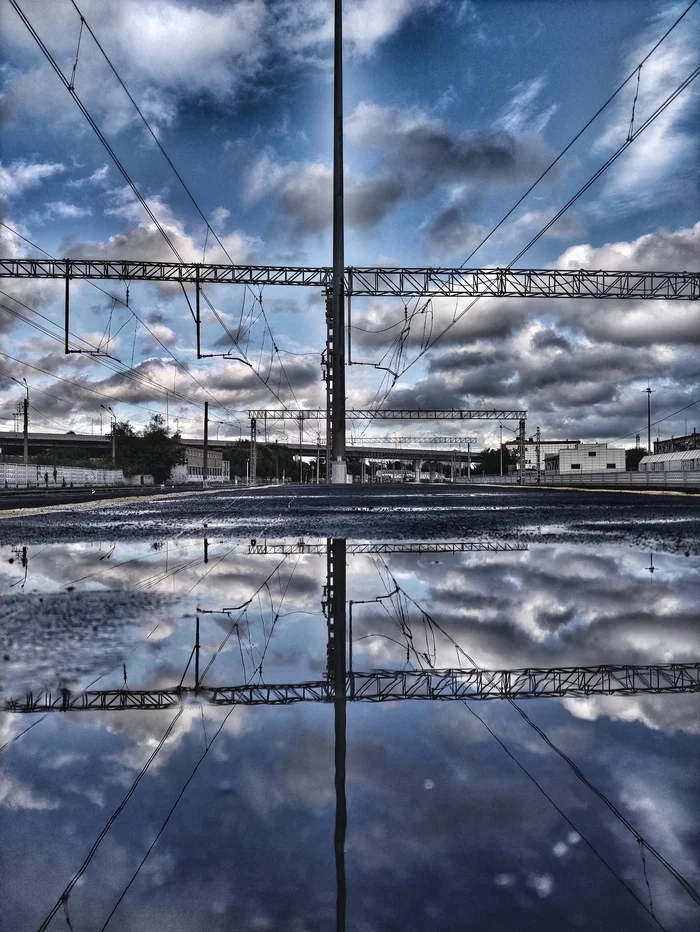 Platform Moscow-commodity - My, HDR, Moscow, The photo, Reflection, Russian Railways, Clouds