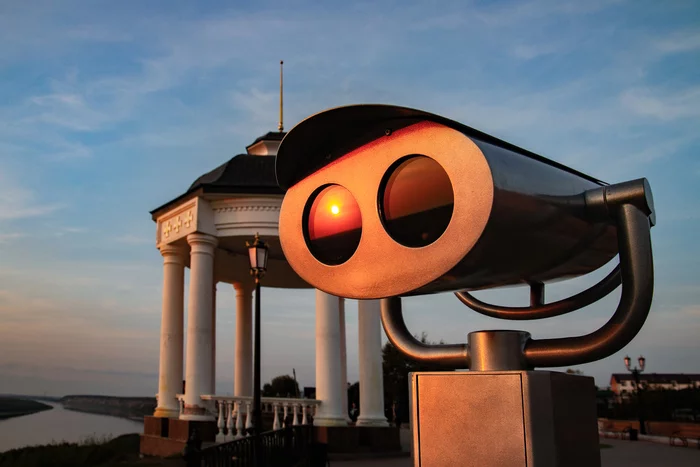 WALL-E? - My, Binoculars, Tobolsk, Rotunda, It seemed, Beginning photographer, Canon 70d, Sunset