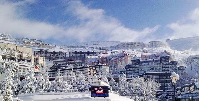 Самый южный горнолыжный курорт в Европе Испания, Сьерра-Невада, Зима, Горнолыжный курорт, Юг, Европа, Путешествия, Снег, Длиннопост