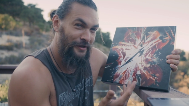 Aquaman pleased with Metallica's new release - Metallica, Jason Momoa, Video