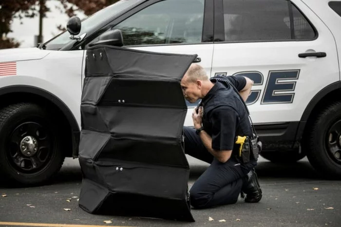 Bullet-proof origami. Kevlar shield - Equipment, Shield, Kevlar