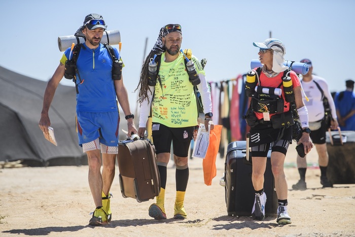 в какой пустыне проводится шестидневный сверхмарафон marathon des sables с фр песчаный марафон. 1599735475130427180. в какой пустыне проводится шестидневный сверхмарафон marathon des sables с фр песчаный марафон фото. в какой пустыне проводится шестидневный сверхмарафон marathon des sables с фр песчаный марафон-1599735475130427180. картинка в какой пустыне проводится шестидневный сверхмарафон marathon des sables с фр песчаный марафон. картинка 1599735475130427180. Об одном из самых трудных забегов на планете рассказывает его основатель Патрик Бауэр