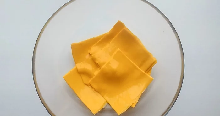 Сырный соус за 5 минут (2 ингредиента)