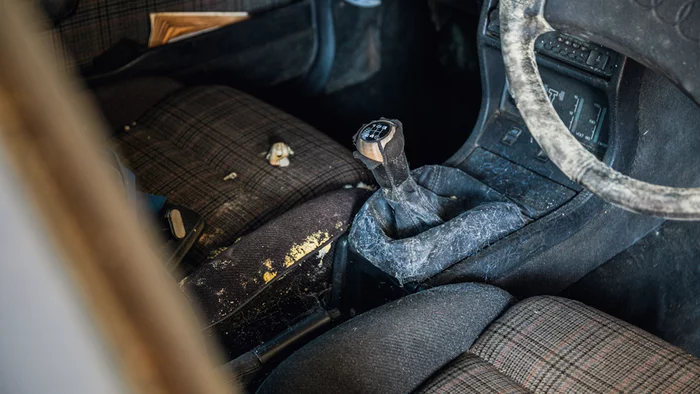 В продаже Audi quattro 1985 года, который 25 лет простоял в обычном сарае на ферме! Audi, Легенда, Находка, Сарай, Авто, История, Длиннопост